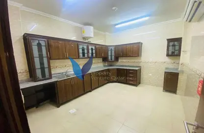 Apartment - 3 Bedrooms - 3 Bathrooms for rent in Al Mansoura - Doha