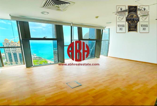 Office Space - Studio - 2 Bathrooms for rent in West Bay Tower - West Bay - West Bay - Doha