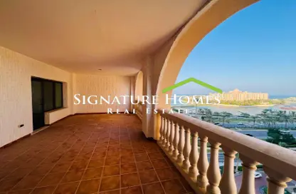 Apartment - 2 Bedrooms - 3 Bathrooms for sale in West Porto Drive - Porto Arabia - The Pearl Island - Doha