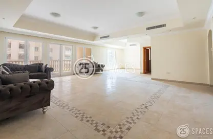 Apartment - 2 Bedrooms - 3 Bathrooms for sale in West Porto Drive - Porto Arabia - The Pearl Island - Doha