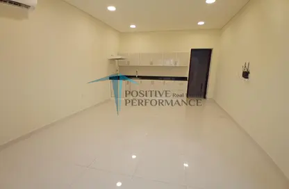 Apartment - 1 Bathroom for rent in Madinat Khalifa North - Madinat Khalifa - Doha