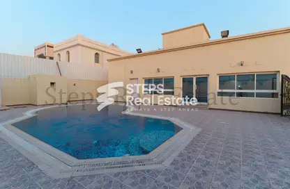 Compound - 4 Bedrooms - 4 Bathrooms for rent in Al Maamoura - Al Maamoura - Doha