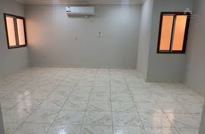 Apartment - 2 Bedrooms - 2 Bathrooms for rent in Al Muntazah - Doha