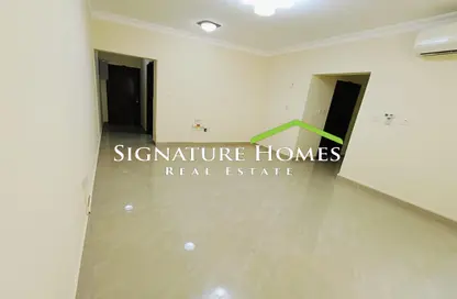 Apartment - 3 Bedrooms - 2 Bathrooms for rent in Bin Omran 46 - Fereej Bin Omran - Doha