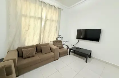 Compound - 1 Bedroom - 1 Bathroom for rent in Al Kheesa - Umm Salal Mohammed