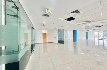 Office Space - Studio - 2 Bathrooms for rent in Ramada Tower - Al Muntazah - Doha