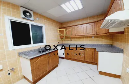 Apartment - 3 Bedrooms - 2 Bathrooms for rent in Salaja Street - Doha Al Jadeed - Doha