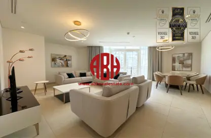 Apartment - 3 Bedrooms - 5 Bathrooms for rent in The Garden - Floresta Gardens - The Pearl Island - Doha