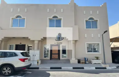 Villa - 3 Bedrooms - 3 Bathrooms for rent in Al Hanaa Street - Al Gharrafa - Doha