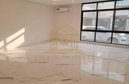 Villa - 5 Bedrooms - 6 Bathrooms for rent in Salwa Road - Al Aziziyah - Doha