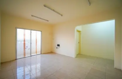 Apartment - 4 Bedrooms - 3 Bathrooms for rent in Bin Dirham 1 - Al Mansoura - Doha