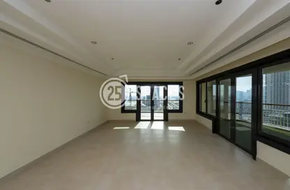 Apartment - 3 Bedrooms - 3 Bathrooms for sale in West Porto Drive - Porto Arabia - The Pearl Island - Doha