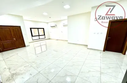 Villa - 5 Bedrooms - 4 Bathrooms for rent in Al Markhiya Street - Al Markhiya - Doha