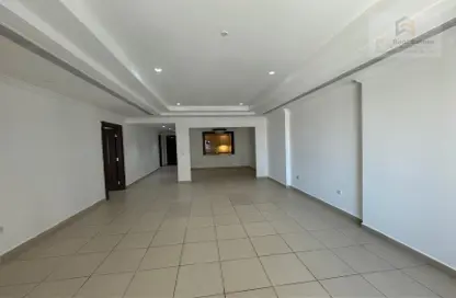 Apartment - 1 Bedroom - 2 Bathrooms for rent in Tower 24 - Porto Arabia - The Pearl Island - Doha