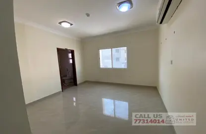 Apartment - 3 Bedrooms - 2 Bathrooms for rent in Bin Omran 28 - Fereej Bin Omran - Doha