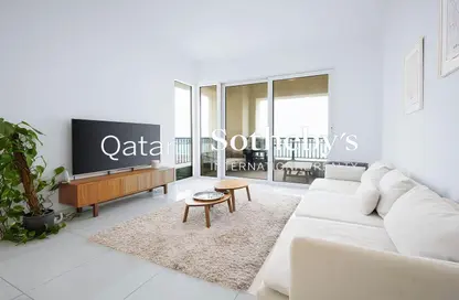 Apartment - 2 Bedrooms - 3 Bathrooms for sale in Viva East - Viva Bahriyah - The Pearl Island - Doha