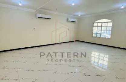 Villa - 6 Bedrooms - 4 Bathrooms for rent in Ain Khaled - Ain Khaled - Doha