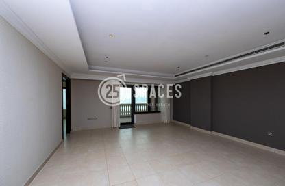 Apartment - 2 Bedrooms - 3 Bathrooms for rent in East Porto Drive - Porto Arabia - The Pearl Island - Doha