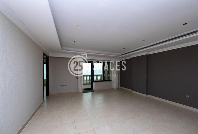 Apartment - 2 Bedrooms - 3 Bathrooms for sale in East Porto Drive - Porto Arabia - The Pearl Island - Doha