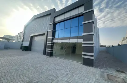 Warehouse - Studio - 6 Bathrooms for rent in East Industrial Street - Birkat Al Awamer - Al Wakra