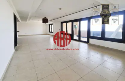 Apartment - 2 Bedrooms - 3 Bathrooms for rent in West Porto Drive - Porto Arabia - The Pearl Island - Doha