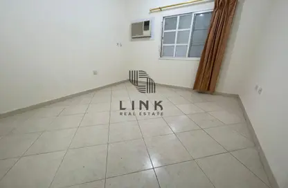 Apartment - 2 Bedrooms - 2 Bathrooms for rent in Bin Omran 35 - Fereej Bin Omran - Doha