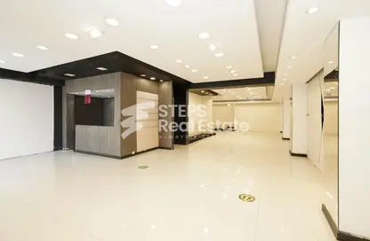 Shop - Studio - 1 Bathroom for rent in Al Sadd Road - Al Sadd - Doha