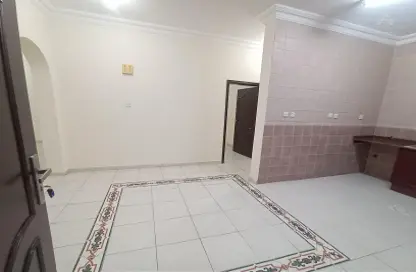 Apartment - 2 Bedrooms - 2 Bathrooms for rent in Al Muntazah Street - Al Muntazah - Doha