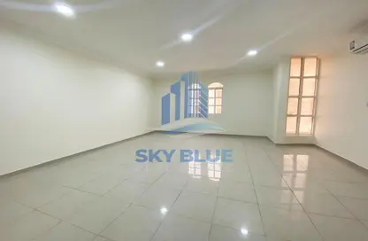 Apartment - 2 Bedrooms - 2 Bathrooms for rent in Al Nasr Street - Al Nasr - Doha