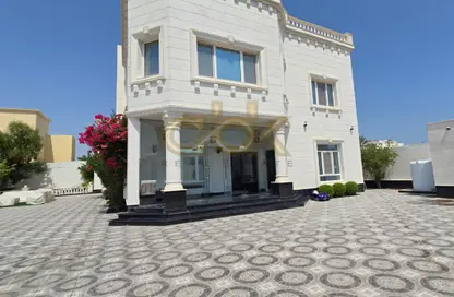 Villa - 6 Bedrooms - 7+ Bathrooms for sale in Al Dafna - Al Dafna - Doha