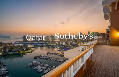 Penthouse - 4 Bedrooms - 5 Bathrooms for sale in Porto Arabia - The Pearl Island - Doha