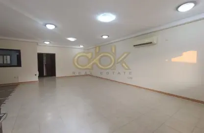 Villa - 3 Bedrooms - 4 Bathrooms for rent in Ain Khaled - Ain Khaled - Doha