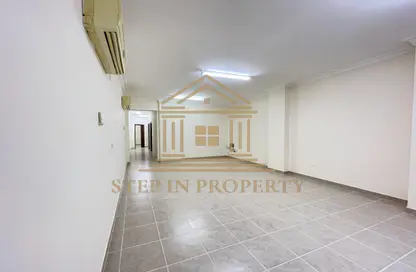 Apartment - 3 Bedrooms - 3 Bathrooms for rent in Anas Street - Fereej Bin Mahmoud North - Fereej Bin Mahmoud - Doha