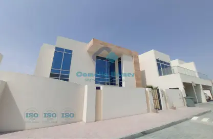 Villa - 4 Bedrooms - 5 Bathrooms for rent in Umm Al Seneem Street - Ain Khaled - Doha