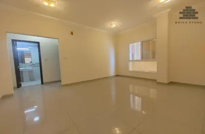 Apartment - 2 Bedrooms - 3 Bathrooms for rent in Thabit Bin Zaid Street - Al Mansoura - Doha