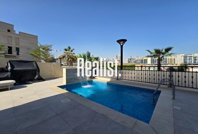 Townhouse - 4 Bedrooms - 5 Bathrooms for rent in Hilton Doha The Pearl Residences - Abraj Quartiers - The Pearl Island - Doha