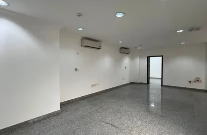 Office Space - Studio - 2 Bathrooms for rent in Ain Khaled - Ain Khaled - Doha