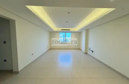 Apartment - 2 Bedrooms - 3 Bathrooms for rent in Concord Business Center - Al Rawabi Street - Al Muntazah - Doha