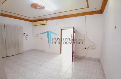 Apartment - 1 Bedroom - 2 Bathrooms for rent in Ain Khaled - Ain Khaled - Doha