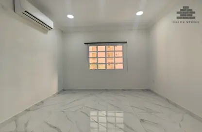 Apartment - 1 Bedroom - 1 Bathroom for rent in Jaidah Square - Umm Ghuwalina - Umm Ghuwailina - Doha