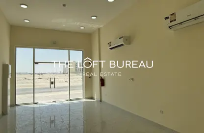 Shop - Studio - 1 Bathroom for rent in Barwa City - Mesaimeer - Doha