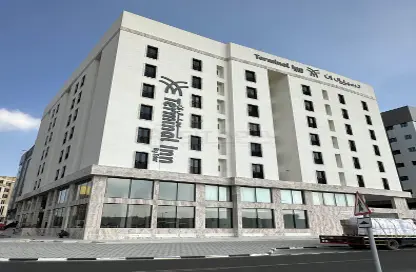 Apartment - 1 Bedroom - 1 Bathroom for rent in Ramada Commercial Building - Al Rawabi Street - Al Muntazah - Doha