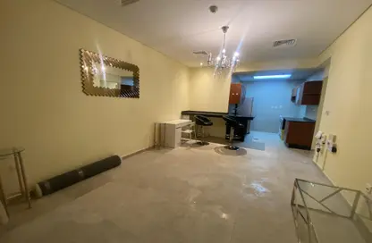 Apartment - 2 Bedrooms - 2 Bathrooms for rent in Zig Zag Tower A - Zig Zag Towers - West Bay - Doha