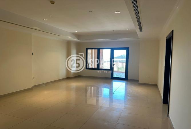 Apartment - 1 Bedroom - 2 Bathrooms for rent in East Porto Drive - Porto Arabia - The Pearl Island - Doha