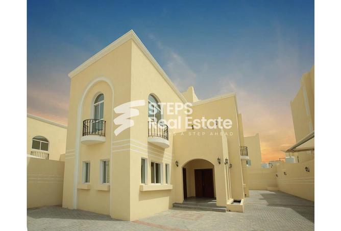 Villa - 6 Bedrooms - 7 Bathrooms for sale in Al Wukair - Al Wukair - Al Wakra