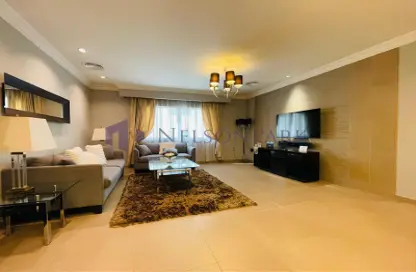 Apartment - 2 Bedrooms - 3 Bathrooms for rent in Royal Plaza - Al Sadd - Doha