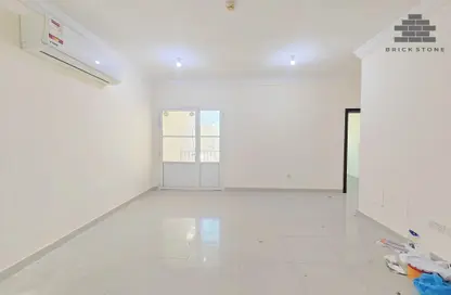 Apartment - 2 Bedrooms - 2 Bathrooms for rent in Al Muntazah Street - Al Muntazah - Doha