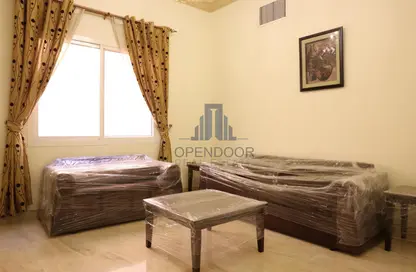 Apartment - 1 Bedroom - 2 Bathrooms for rent in Ghanem Business Centre - Fereej Bin Mahmoud South - Fereej Bin Mahmoud - Doha