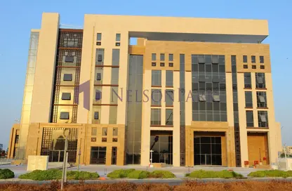 Full Floor - Studio - 3 Bathrooms for rent in Lusail City - Lusail