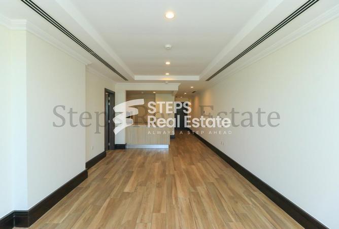 Apartment - 1 Bedroom - 2 Bathrooms for rent in West Porto Drive - Porto Arabia - The Pearl Island - Doha